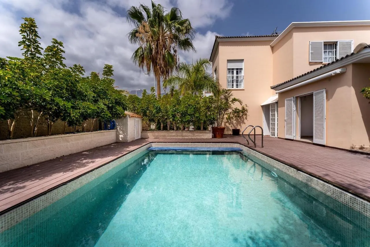 Cozy And Charming Villa With Pool Costa Adeje