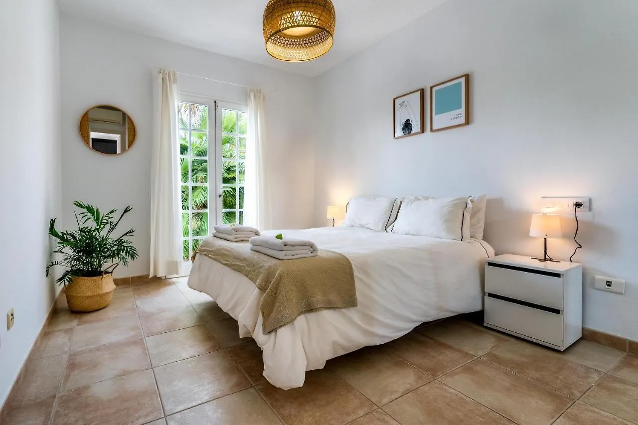 Cozy And Charming Villa With Pool Costa Adeje