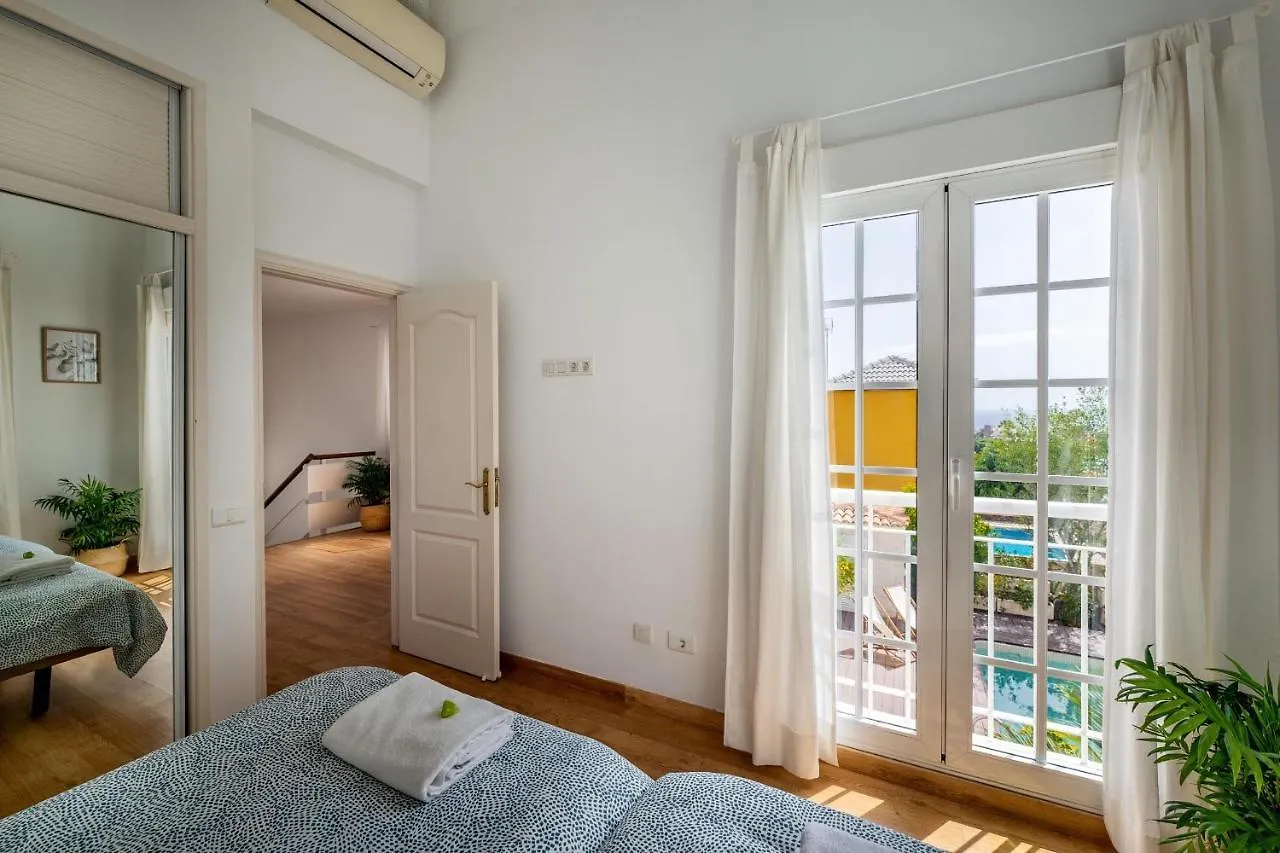 Cozy And Charming Villa With Pool Costa Adeje